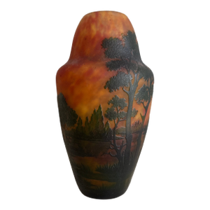 Nancy Daum Cameo Glass Vase