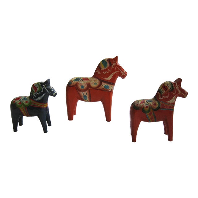 Vintage Set of Three Dala Wood Horses For Sale