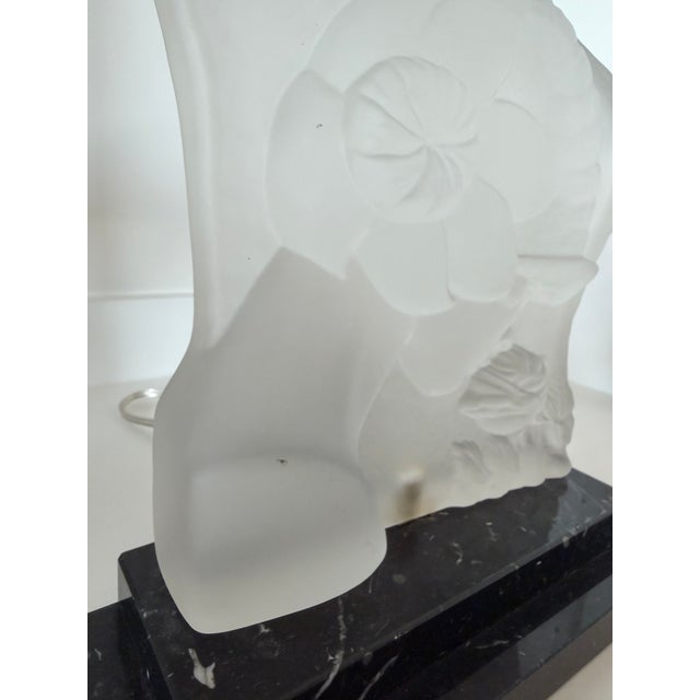 1920's French Art Deco Pate De Verre Figural Lamp With Woman & Floral Motif For Sale - Image 4 of 5