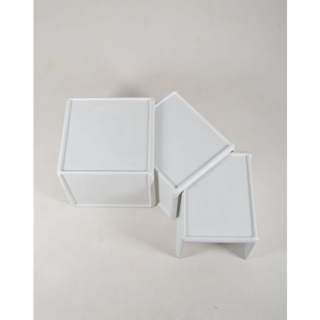 White Nesting Tables by Peter Ghyczy for Horn Collection, 1970s, Set of 3 For Sale - Image 8 of 11