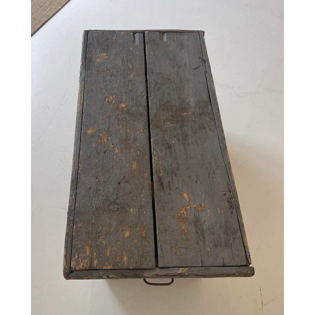 Antique Primitive Painted Wood Trunk With Original Patina – Early 20th Century For Sale - Image 6 of 9