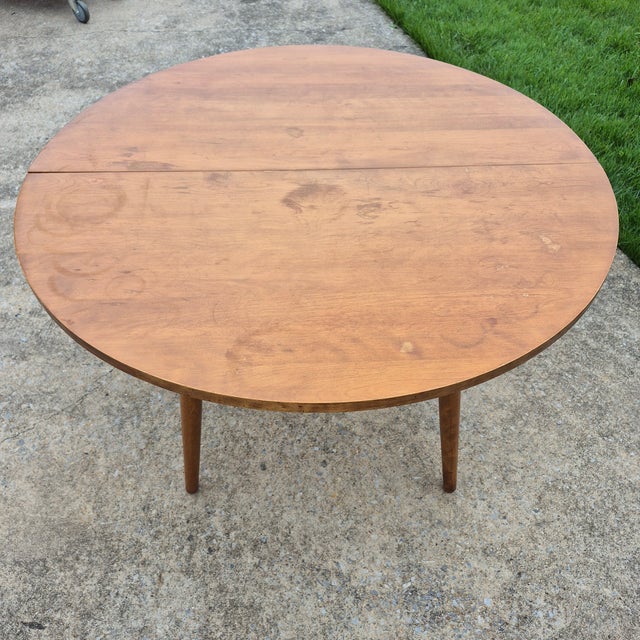1950s Midcentury Modern Russel Wright for Conant Ball Maple 48" Round Dining Table With Atomic Legs for Restoration For Sale - Image 10 of 18