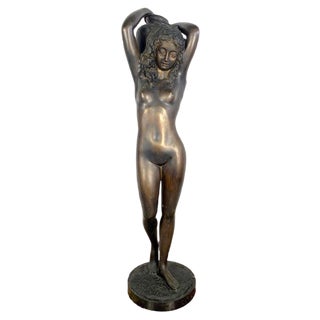 Large 20th-Century Bronze Sculpture of a Nude Young Woman Carrying a Water Urn For Sale