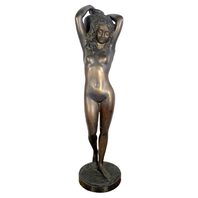 Large 20th-Century Bronze Sculpture of a Nude Young Woman Carrying a Water Urn For Sale