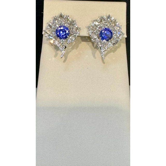Blue 3.6 Ct Round Tanzanite & 3.6 Ct Rose Cut Diamond Post Earrings in 18 Karat Gold For Sale - Image 8 of 18