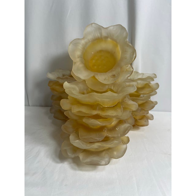 Dorothy Thorpe Vintage 1950 Frosted Lucite Flower Bowls- Set of 10 For Sale - Image 4 of 8