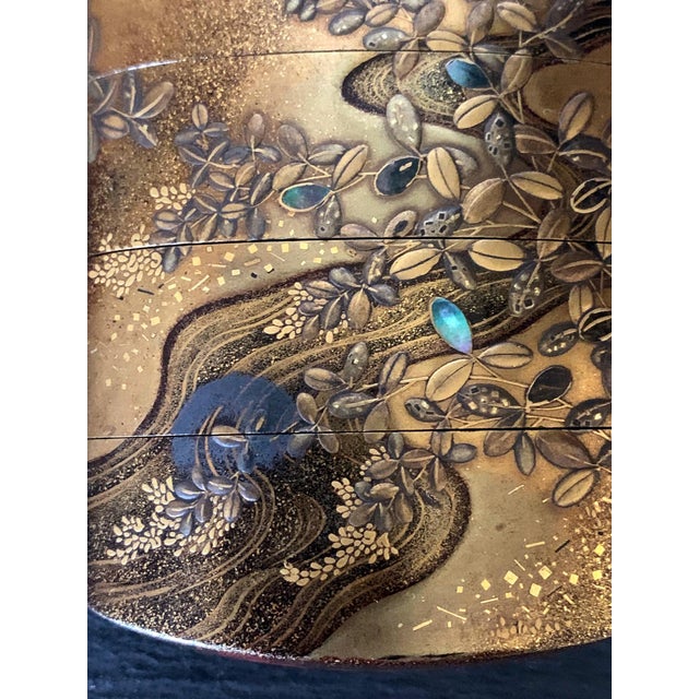 Fine Japanese Lacquered Inro with Inlays by Kajikawa For Sale - Image 14 of 17