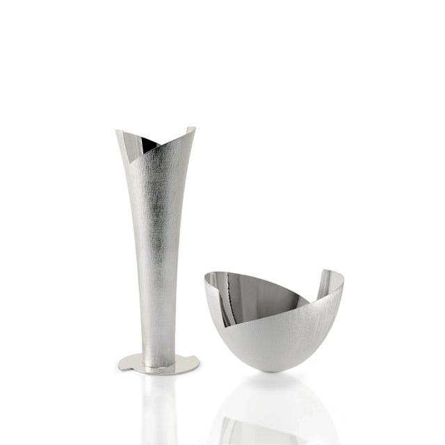 The Vela bowl is made of silver alloy.