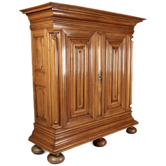 Antique Cabinet in Walnut, 1770 For Sale - Image 4 of 18
