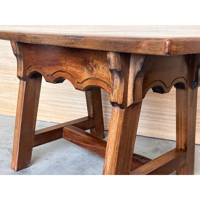 Mid 19th Century Spanish Baroque Side Table with Wood Stretcher and Carved Top in Walnut For Sale - Image 4 of 18