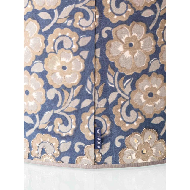 Blue and White Porcelain Floral Table Lamp from Lladró with Embroidered Sari Silk Lampshade, 1970s For Sale - Image 10 of 11
