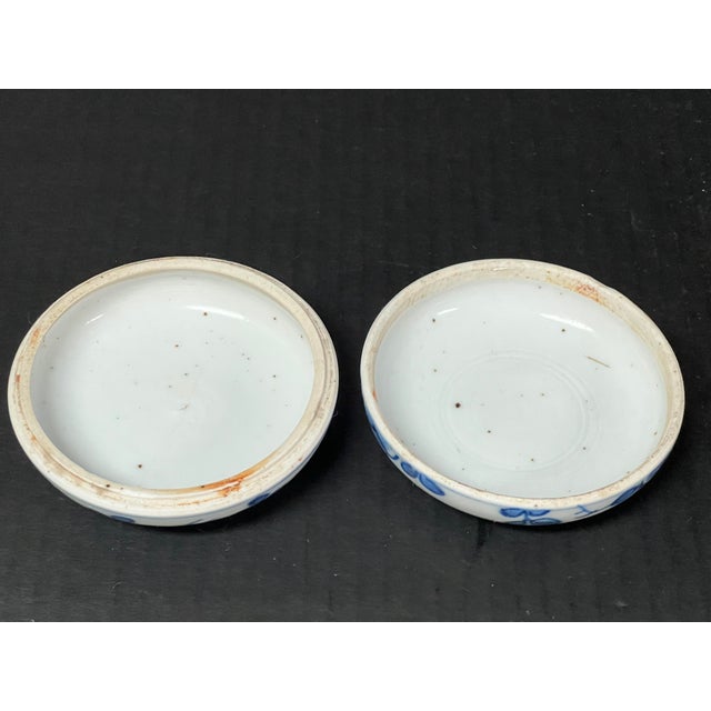 Chinese Late 19th Century Chinese Art Porcelain Blue and White Round Pill Box For Sale - Image 3 of 10