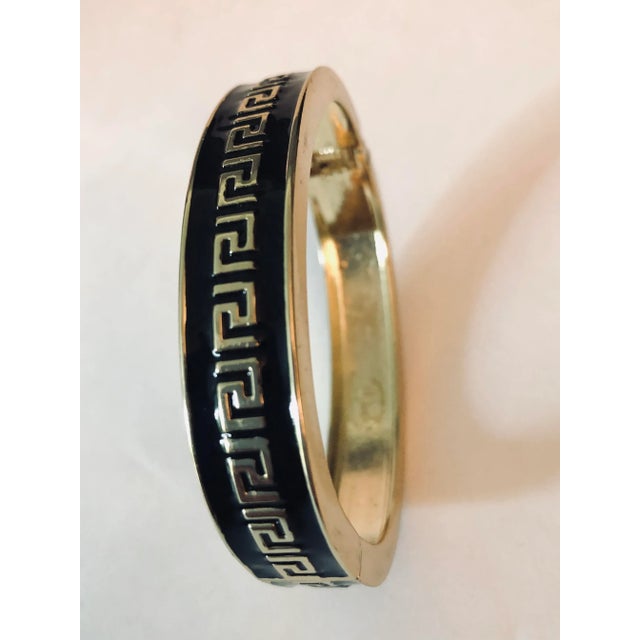 Late 20th Century Vintage Black Enamel Gold Greek Key Hinged Bangle For Sale - Image 5 of 7