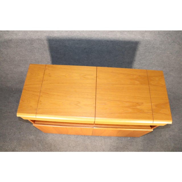 Mid 20th Century Teak Expanding Cabinet For Sale - Image 9 of 10