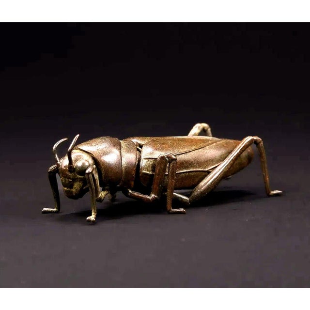 Japanese Articulate Bronze Grasshopper Jizai Okimono Myochin Linage Signed For Sale - Image 13 of 16