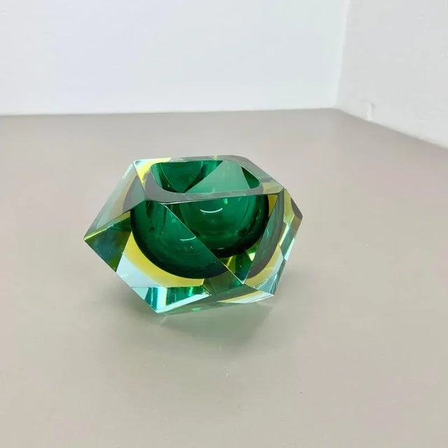 Murano Glass Sommerso Bowl Ashtray from Luigi Mandruzzato, Italy, 1970s For Sale - Image 4 of 17