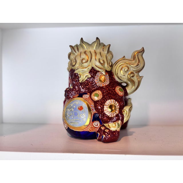 1970s Vintage Japanese Kutani Ware Foo Dog Guardian Lion Figurines, Pair, Mid-20th Century For Sale - Image 5 of 14