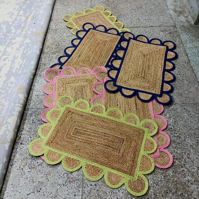 Handwoven Natural Jute Bath Rug With Pink Scalloped Border For Sale - Image 10 of 12