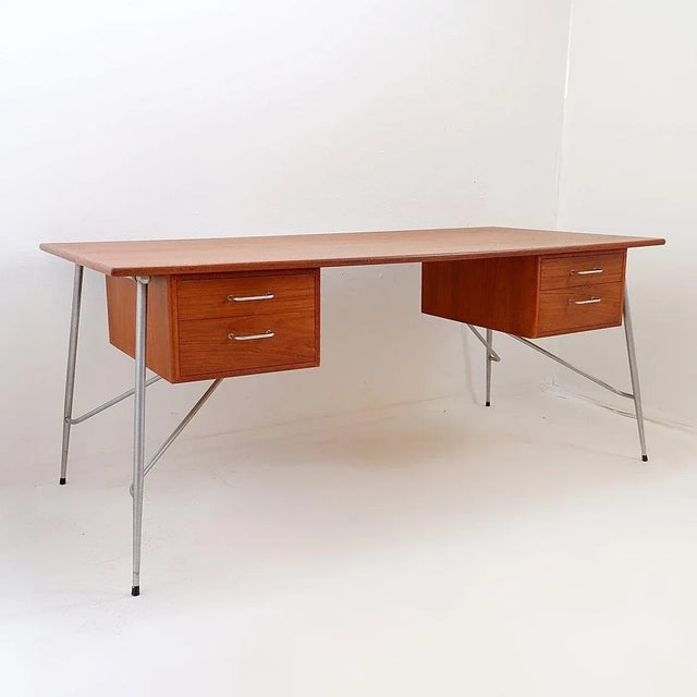 Mid-Century - Vintage - Furniture Designer: Borge Mogensen Manufacturer: Søborg Furniture Factory Model: Desk 202...