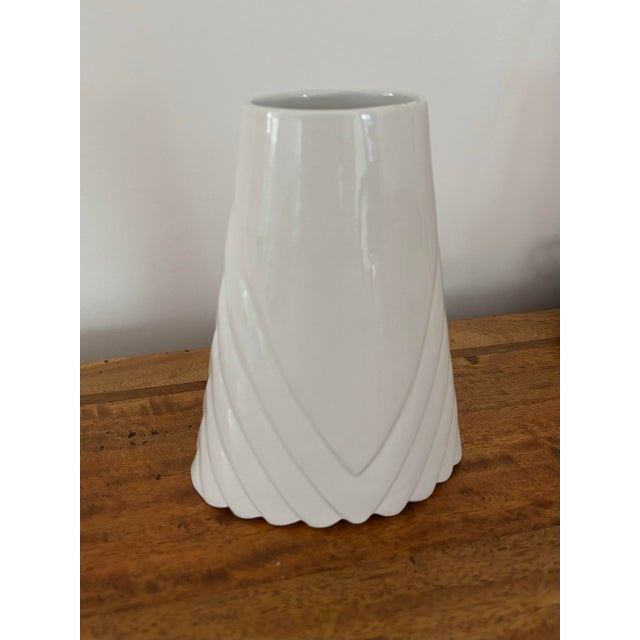 White 1980s Art Deco Revival Style Vase For Sale - Image 4 of 5