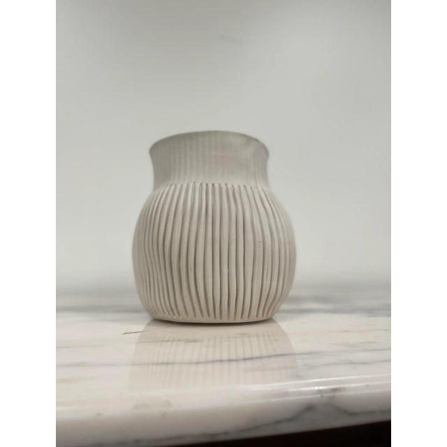 Modern Cym Warkov Medium Ribbed Porcelain Vase For Sale - Image 3 of 8
