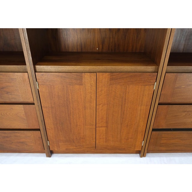 3 Bay Mid-Mentury Modern Walnut Glass Doors Bookcase Wall Unit Curio Cabinet For Sale - Image 17 of 18