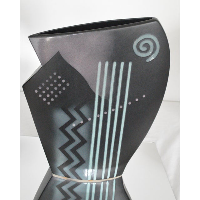 John Bergen Canadian Studios satin glaze black ceramic vase. Beautiful multicolored postmodern handcrafted Memphis style...