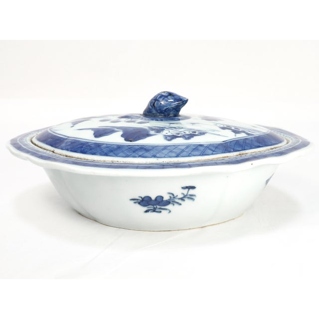 Chinese Antique Chinese Export Porcelain Canton Pattern Covered Vegetable Dish For Sale - Image 3 of 15
