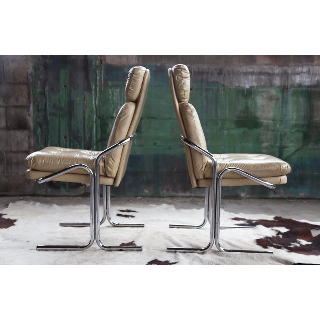 Metal Pair 1970s Vintage Post Modern Jerry Johnson Style Bent Tubular Beige and Chrome Chairs - Pair of 2 For Sale - Image 7 of 11