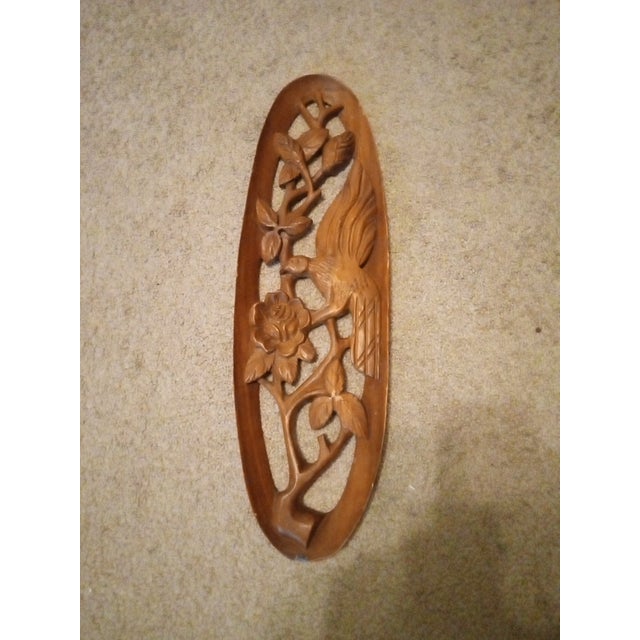 American 1970s Carved Wood Humming Bird & Floral Oval Wall Decor For Sale - Image 3 of 8