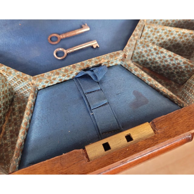 Brown Victorian Games Table Octagonal Sewing Box with Lock and Key, 1890 For Sale - Image 8 of 18