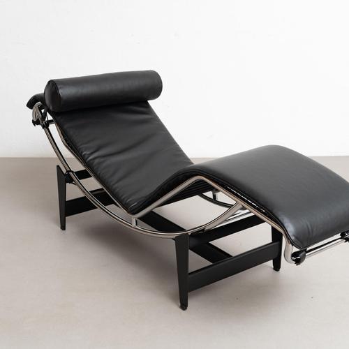 4 Chaise Longue by Le Corbusier for Cassina For Sale - Image 6 of 17