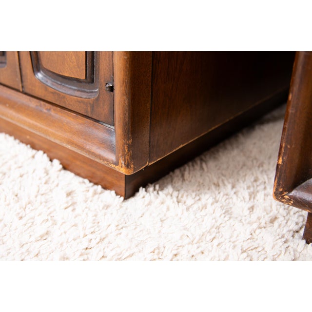 Brown Mid 20th Century Broyhill Premier Emphasis Commode/End Tables, A Pair, Attributed For Sale - Image 8 of 10