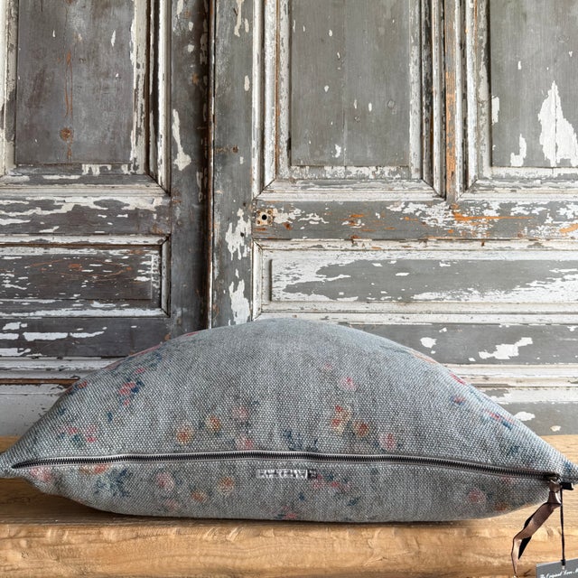 French Linen Accent Cover – Pompadour Nuage 26 For Sale - Image 4 of 5