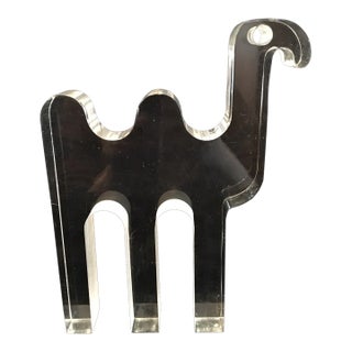 Postmodern/Mid-Century Modern 1970s Guzzini Italy Lucite Acrylic Camel Sculpture Silvio Russo For Sale