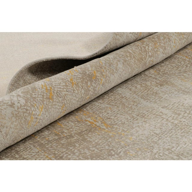 Contemporary 2010s Rug & Kilim’s Modern Abstract Rug in Silver & Gold For Sale - Image 3 of 8