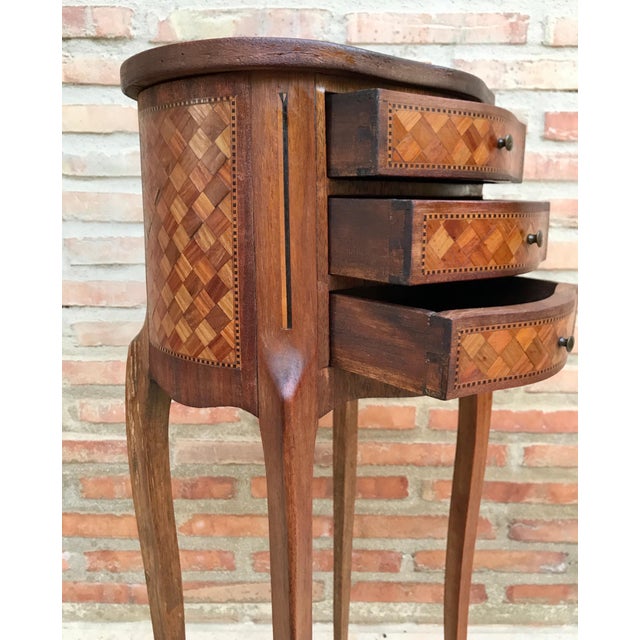 1940s Pair of French Louis XV Style Nightstands with Three Drawers, 1940s For Sale - Image 5 of 15