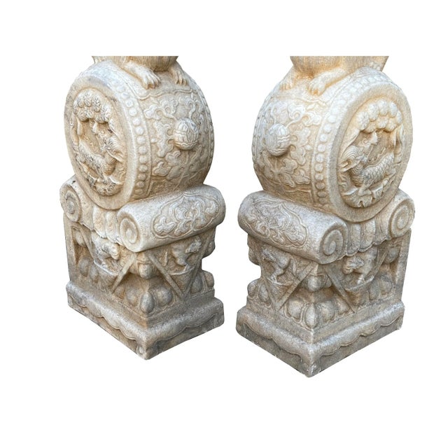 Chinese Pair White Marble Stone Fengshui Foo Dogs Drum Statues For Sale In San Francisco - Image 6 of 9