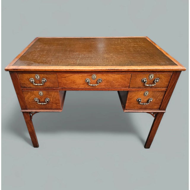 Chippendale Antique Chippendale Style Mahogany Leather Top Desk For Sale - Image 3 of 9