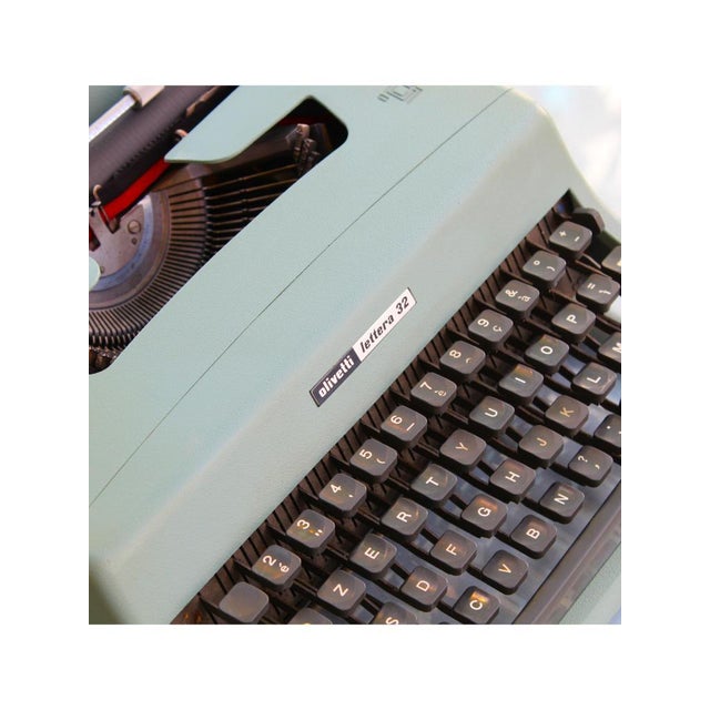 Lettera 32 Typewriter from Olivetti, 1969 For Sale - Image 10 of 12