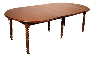 Early 19th Century Extendable Dining Table in Walnut