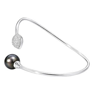 Late 20th Century 14K White Gold Diamond Tahitian Black Pearl Bangle Bracelet For Sale