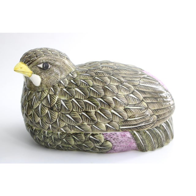 Up for sale is a stunning, matching pair of vintage Mid-Century Chinoiserie porcelain quail lidded trinket boxes....