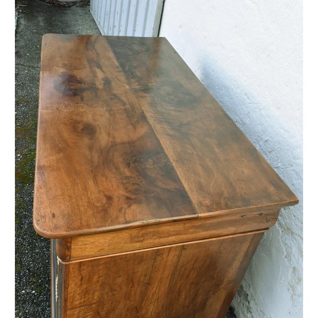 Louis Philippe French Chest of Drawers in Walnut, 1800s For Sale - Image 11 of 18
