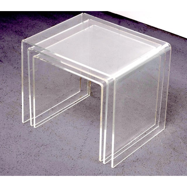 French Nesting Tables in Acrylic Glass, 1970s, Set of 3 For Sale - Image 8 of 8