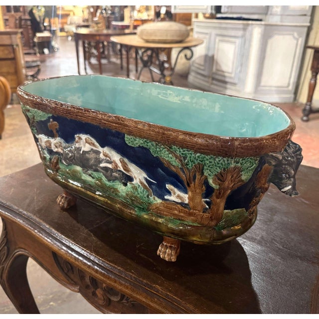 19th Century French Barbotine Ceramic Hounds & Boar Cache Pot From Sarreguemines For Sale In Dallas - Image 6 of 9