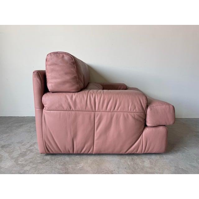 1980s Italian Postmodern Salotti Natuzzi Pink Leather Lounge Chair For Sale In Miami - Image 6 of 12