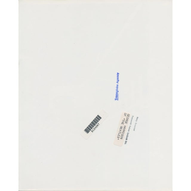 Henry Grossman, George Harrison, Plane, Black and White Photograph, 1970s, 20,8 X 25,3 Cm 1970s For Sale - Image 3 of 4