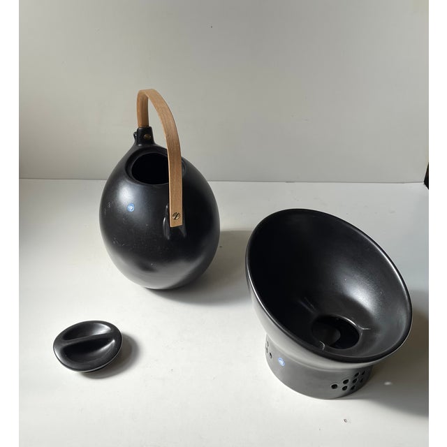 1990s Danish Minimalist Black Teapot and Warmer by Per Rehfeldt for Søholm, 1990s, Set of 2 For Sale - Image 5 of 8