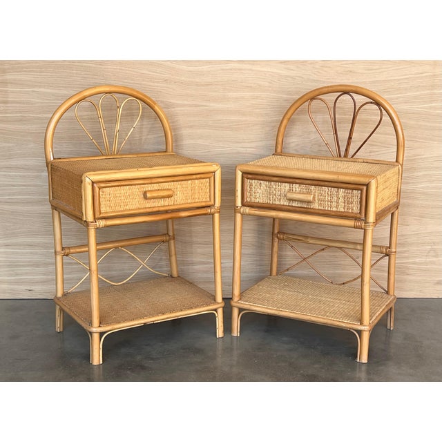 Mid-Century Modern Pair of Split Reed Bamboo Rattan Nightstands with Drawer and Low Tier, 1970s For Sale - Image 3 of 18
